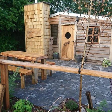 Charming 2-Bed Cabin In Саттон-Колдфилд Экстерьер фото